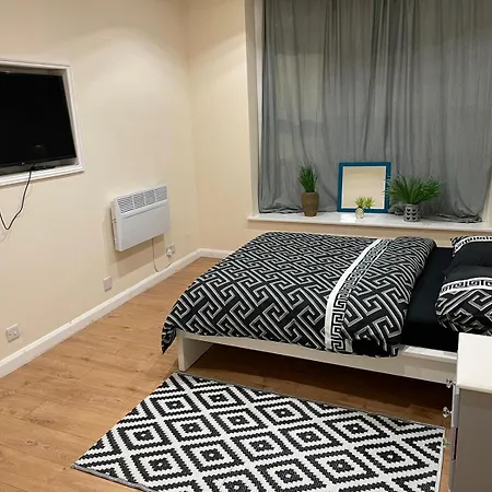 Entire Flat In Newquay, 2 Minutes Walk To The Beach And Clubs! Newquay  Exterior photo