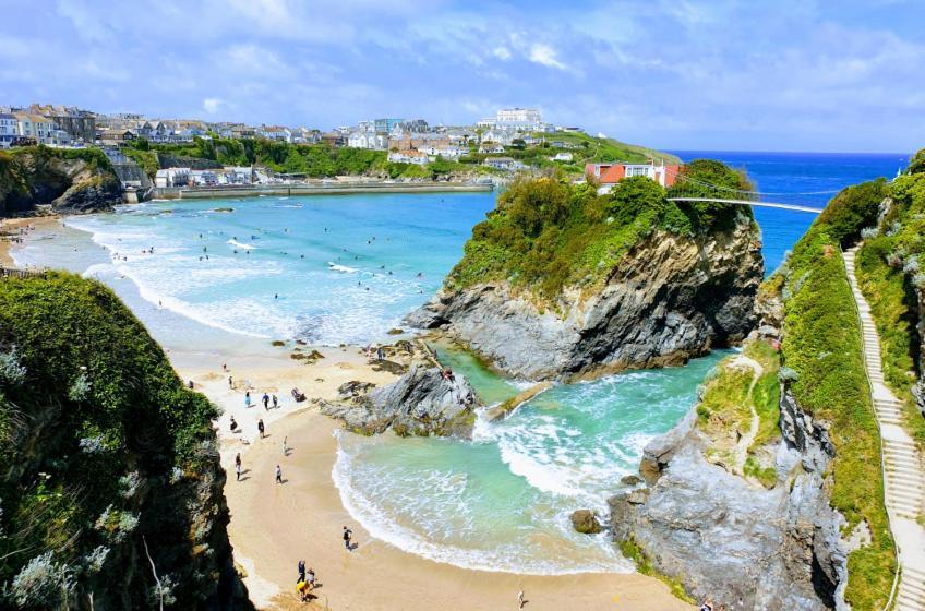 Entire Flat In Newquay, 2 Minutes Walk To The And Clubs! *