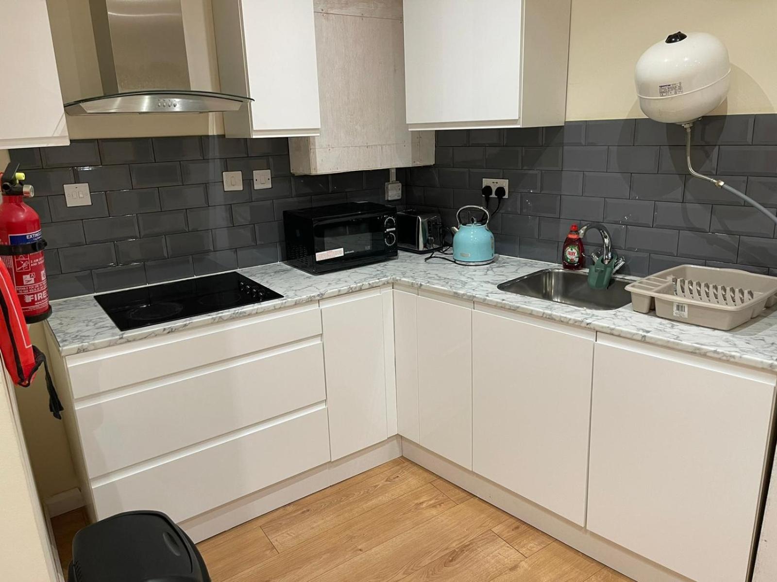 Entire Flat In Newquay, 2 Minutes Walk To The And Clubs! Newquay (Cornwall)